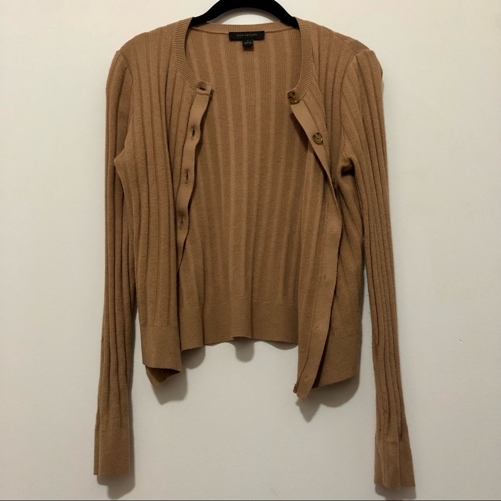 Ann Taylor Ribbed Ann Cardigan in Rich Camel, size small